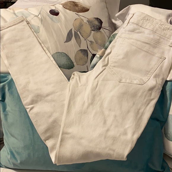 Indigo size 5 white jeans distressed - Picture 3 of 7